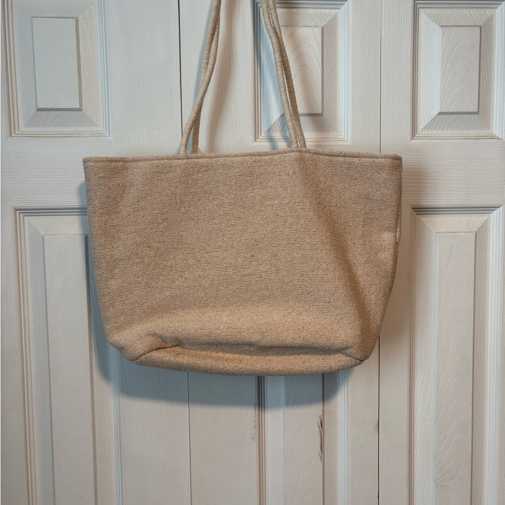 NWT Viral Strawberry Beaded Handcrafted in India Tote Bag - Picture 3 of 3